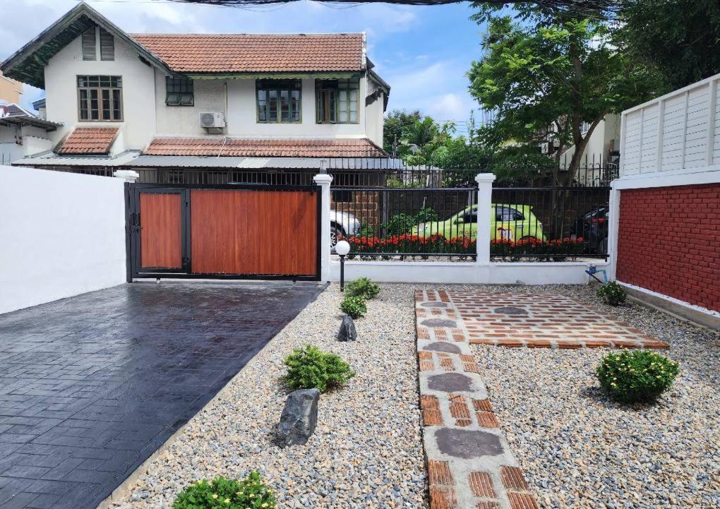 Boxsoon Nimman 2 # 4Beds 3Baths Villa Chiang Mai Exterior photo